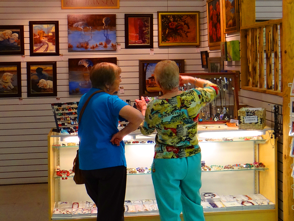 Alamo Gallery-Shoppers